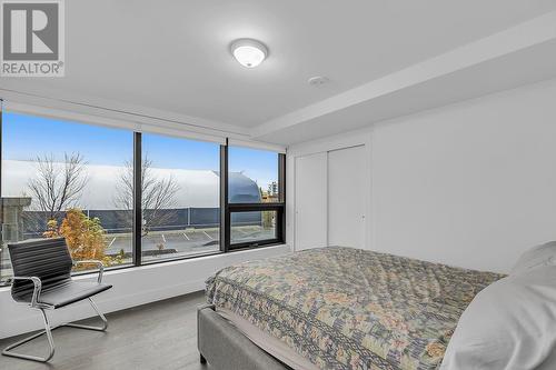 1164 Ellis Street Unit# 1, Kelowna, BC - Indoor Photo Showing Bedroom