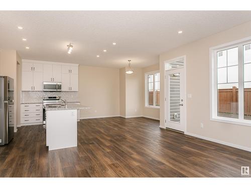 20516 22 Ave Nw, Edmonton, AB - Indoor Photo Showing Kitchen With Upgraded Kitchen