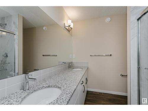 20516 22 Ave Nw, Edmonton, AB - Indoor Photo Showing Bathroom