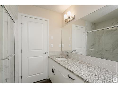 20516 22 Ave Nw, Edmonton, AB - Indoor Photo Showing Bathroom