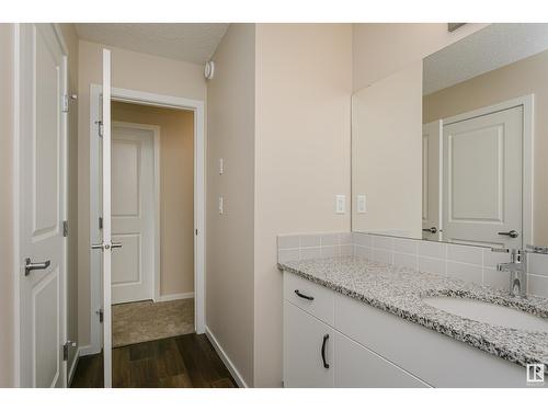 20516 22 Ave Nw, Edmonton, AB - Indoor Photo Showing Other Room