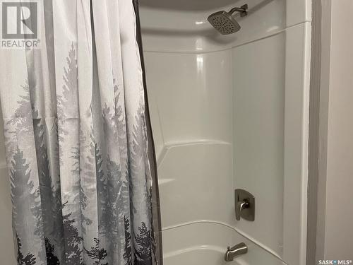 1921 95Th Street, North Battleford, SK - Indoor Photo Showing Bathroom