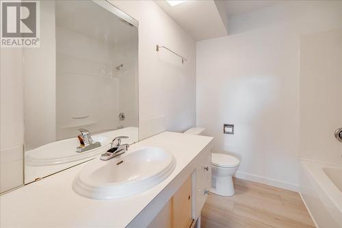 1110 Mcdiarmid Road, Castlegar, BC - Indoor Photo Showing Bathroom