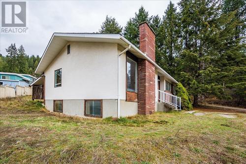 1110 Mcdiarmid Road, Castlegar, BC - Outdoor With Exterior