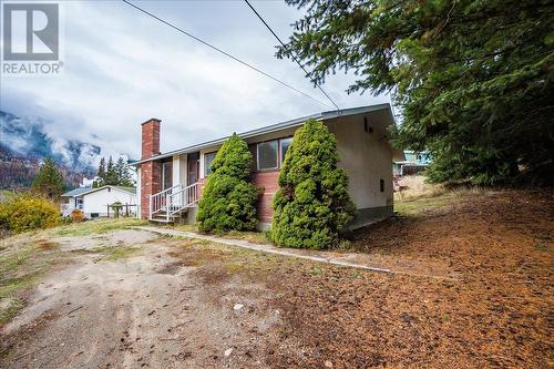 1110 Mcdiarmid Road, Castlegar, BC - Outdoor