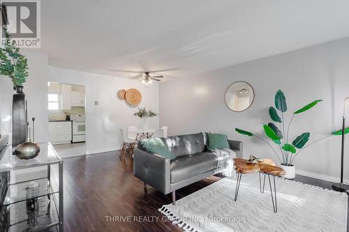 40 - 101 Highview Avenue E, London, ON - Indoor Photo Showing Living Room