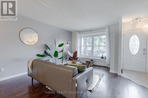 40 - 101 Highview Avenue E, London, ON - Indoor Photo Showing Living Room