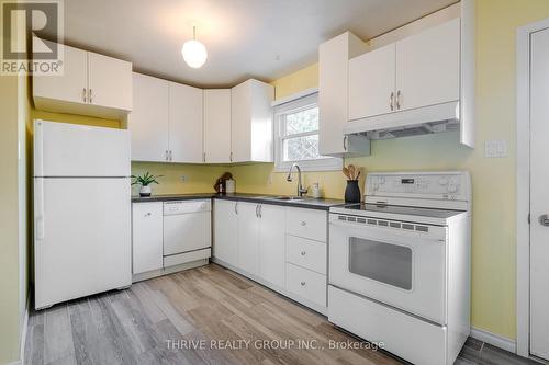 40 - 101 Highview Avenue E, London, ON - Indoor Photo Showing Kitchen