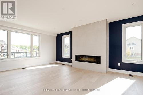 3713 Ryan Avenue, Fort Erie (337 - Crystal Beach), ON - Indoor Photo Showing Living Room With Fireplace