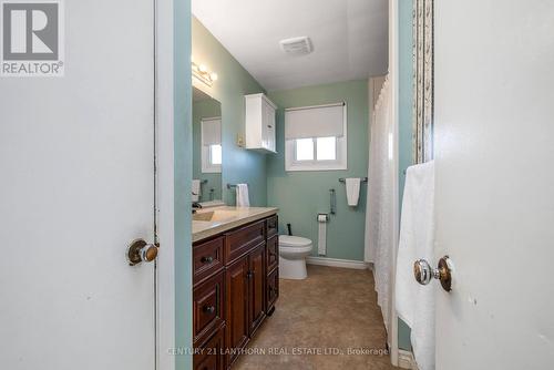 572 Whites Road, Quinte West, ON - Indoor Photo Showing Bathroom