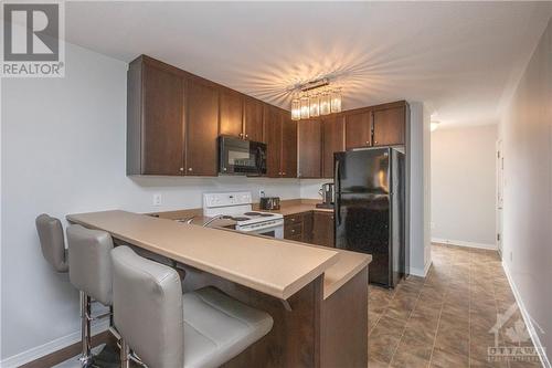 Room for seating - 294 Espin Heights, Ottawa, ON - Indoor Photo Showing Kitchen