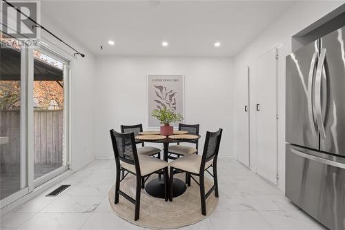 652 Stacy Court, Sarnia, ON - Indoor Photo Showing Dining Room