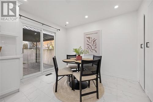 652 Stacy Court, Sarnia, ON - Indoor Photo Showing Dining Room