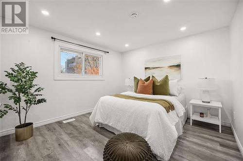 652 Stacy Court, Sarnia, ON - Indoor Photo Showing Bedroom