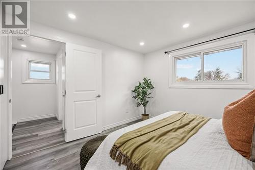 652 Stacy Court, Sarnia, ON - Indoor Photo Showing Bedroom