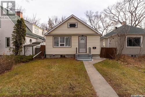 2215 Athol Street, Regina, SK - Outdoor