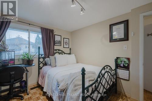 1649 Aldersbrook Road, London, ON - Indoor Photo Showing Bedroom