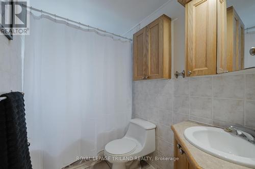 1649 Aldersbrook Road, London, ON - Indoor Photo Showing Bathroom