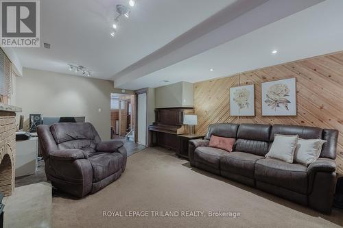 1649 Aldersbrook Road, London, ON - Indoor Photo Showing Living Room