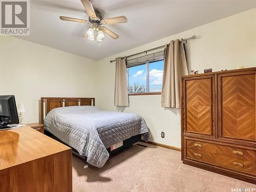 9026 16Th Avenue, North Battleford, SK - Indoor Photo Showing Bedroom