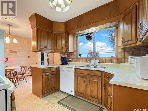 9026 16Th Avenue, North Battleford, SK - Indoor Photo Showing Kitchen With Double Sink