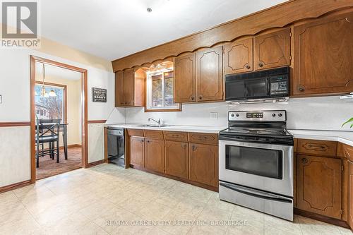 674 Clare Avenue, Welland (767 - N. Welland), ON - Indoor Photo Showing Kitchen