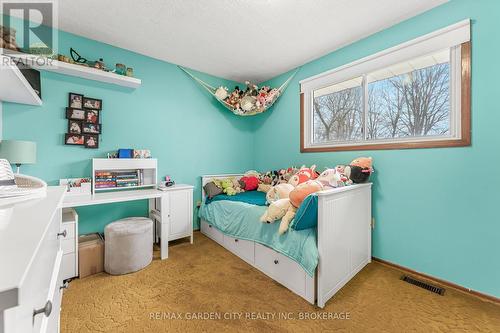 674 Clare Avenue, Welland (767 - N. Welland), ON - Indoor Photo Showing Bedroom