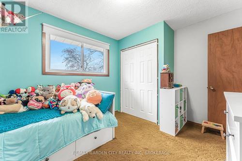 674 Clare Avenue, Welland (767 - N. Welland), ON - Indoor Photo Showing Bedroom