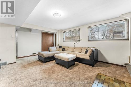 674 Clare Avenue, Welland (767 - N. Welland), ON - Indoor Photo Showing Living Room