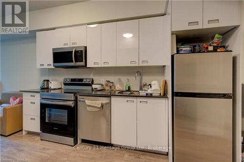 336 - 652 Princess Street, Kingston (Central City East), ON - Indoor Photo Showing Kitchen With Stainless Steel Kitchen