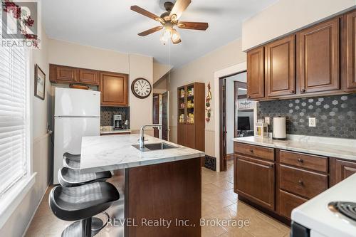 4743 Epworth Circle, Niagara Falls (210 - Downtown), ON - Indoor Photo Showing Kitchen