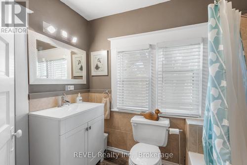 4743 Epworth Circle, Niagara Falls (210 - Downtown), ON - Indoor Photo Showing Bathroom