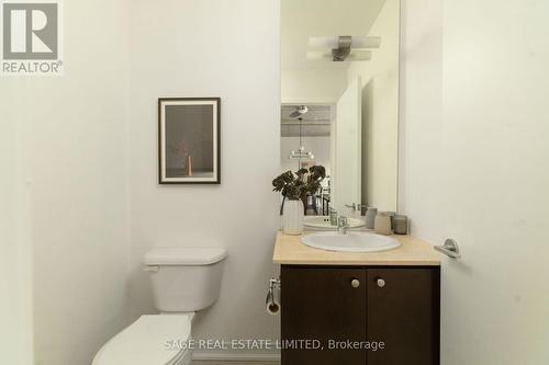 413 - 201 Carlaw Avenue, Toronto, ON - Indoor Photo Showing Bathroom