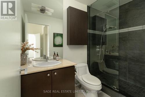 413 - 201 Carlaw Avenue, Toronto, ON - Indoor Photo Showing Bathroom