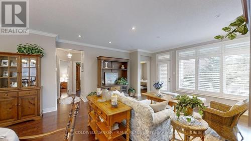 17 Legendary Trail, Whitchurch-Stouffville, ON - Indoor Photo Showing Living Room