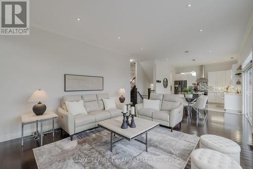 2287 Springridge Drive, London, ON - Indoor Photo Showing Living Room