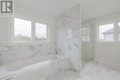 2287 Springridge Drive, London, ON - Indoor Photo Showing Bathroom