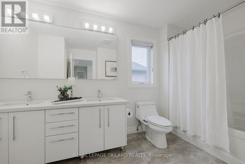 2287 Springridge Drive, London, ON - Indoor Photo Showing Bathroom