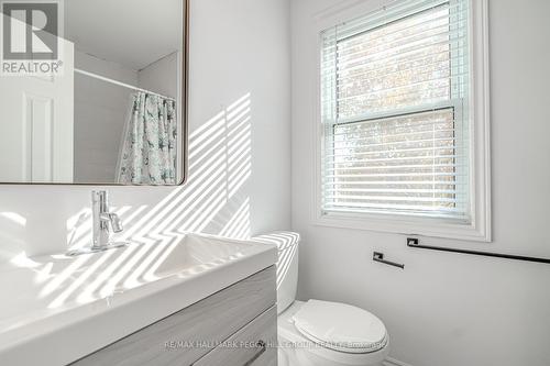 15 Herrell Avenue, Barrie, ON - Indoor Photo Showing Bathroom