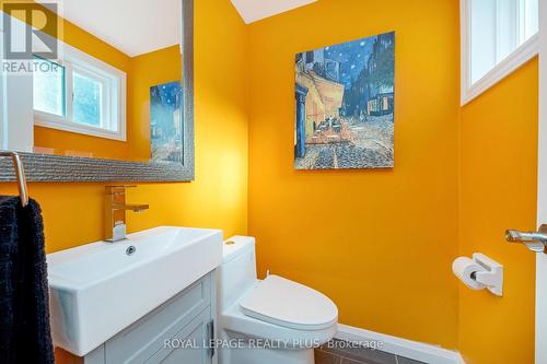 349 Delrex Boulevard, Halton Hills, ON - Indoor Photo Showing Bathroom