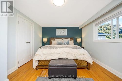 349 Delrex Boulevard, Halton Hills, ON - Indoor Photo Showing Bedroom