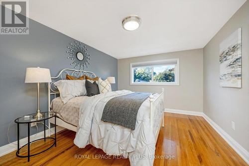 349 Delrex Boulevard, Halton Hills, ON - Indoor Photo Showing Bedroom