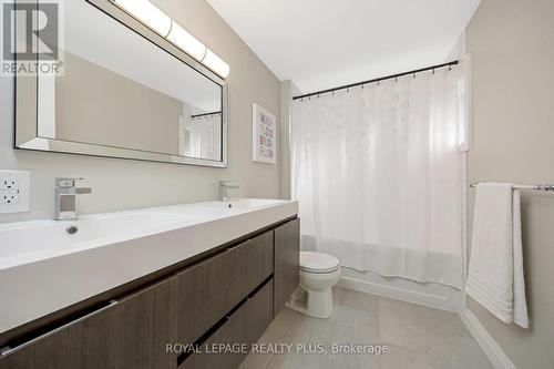 349 Delrex Boulevard, Halton Hills, ON - Indoor Photo Showing Bathroom