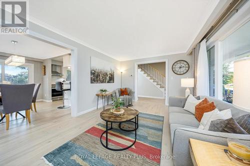 349 Delrex Boulevard, Halton Hills, ON - Indoor Photo Showing Living Room