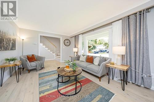 349 Delrex Boulevard, Halton Hills, ON - Indoor Photo Showing Living Room