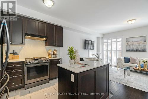 35 Merrybrook Trail, Brampton, ON - Indoor Photo Showing Kitchen With Stainless Steel Kitchen With Double Sink With Upgraded Kitchen