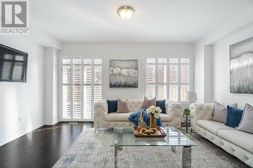 35 Merrybrook Trail, Brampton, ON - Indoor Photo Showing Living Room