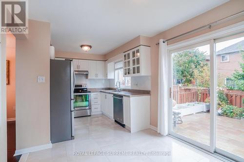 3857 Milkwood Crescent, Mississauga, ON - Indoor Photo Showing Kitchen