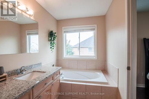 3857 Milkwood Crescent, Mississauga, ON - Indoor Photo Showing Bathroom