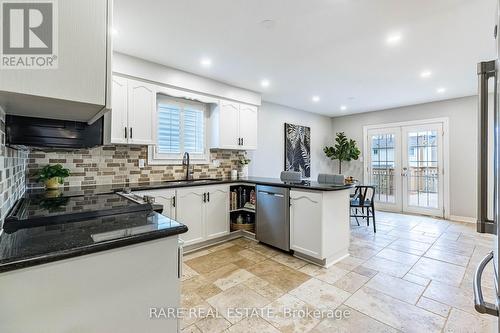 2446 Overton Drive, Burlington, ON - Indoor Photo Showing Kitchen With Upgraded Kitchen